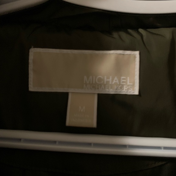 Micheal Kors puffer jacket - Picture 4 of 4